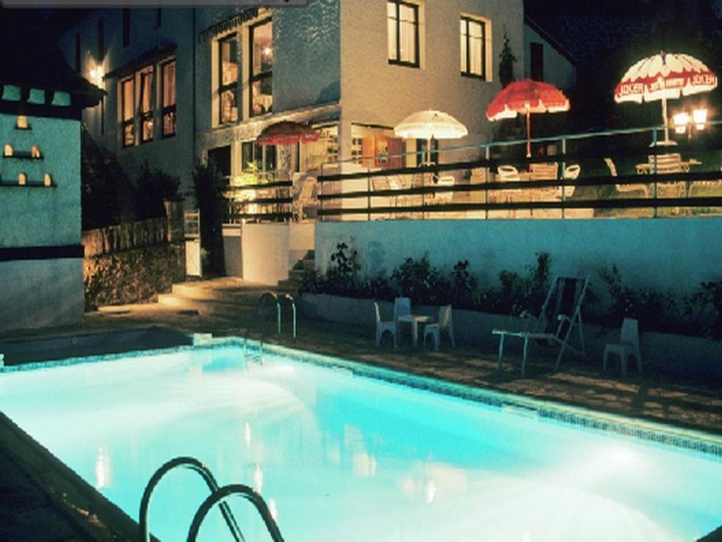 Logis Hotel Les Tilleuls Saint-Cirgues-de-Jordanne Exterior photo